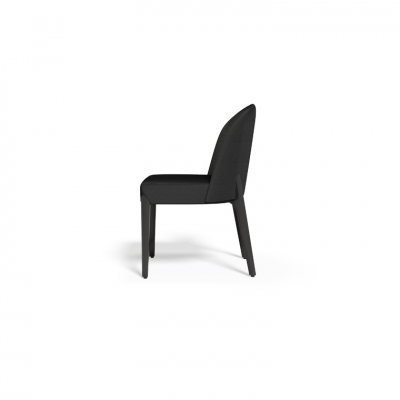 כסא שחור איכותי מבד, עם רגליים עשויות עץ בצבע שחור